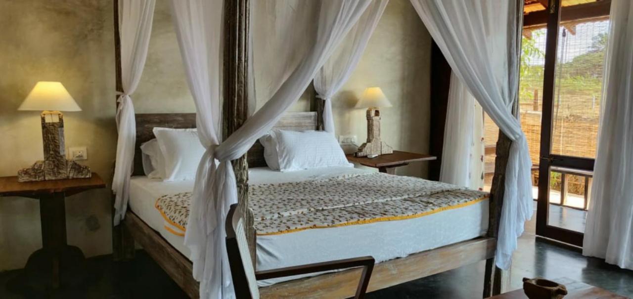 The Artist Cottages Morjim Exteriér fotografie