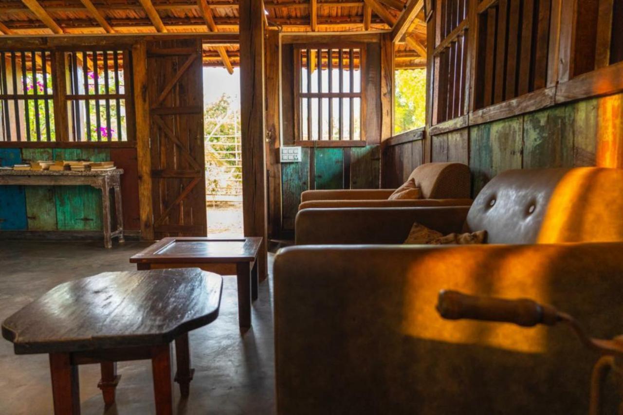 The Artist Cottages Morjim Exteriér fotografie